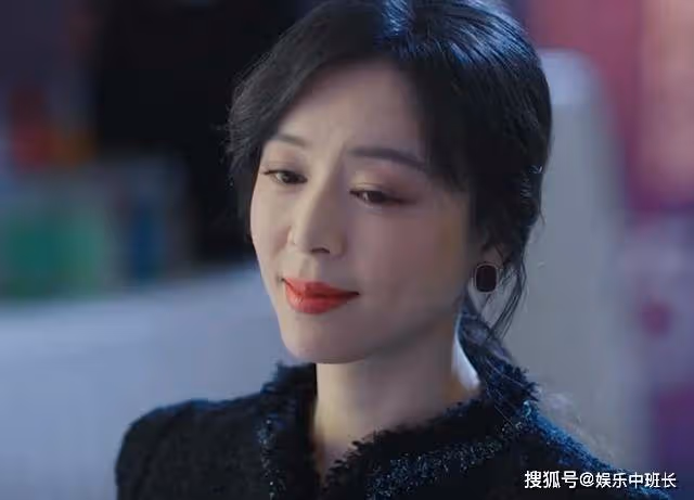 《她的城》艾英親爹現身,一招讓謝長江破產淪為喪家犬,英沖成贏家