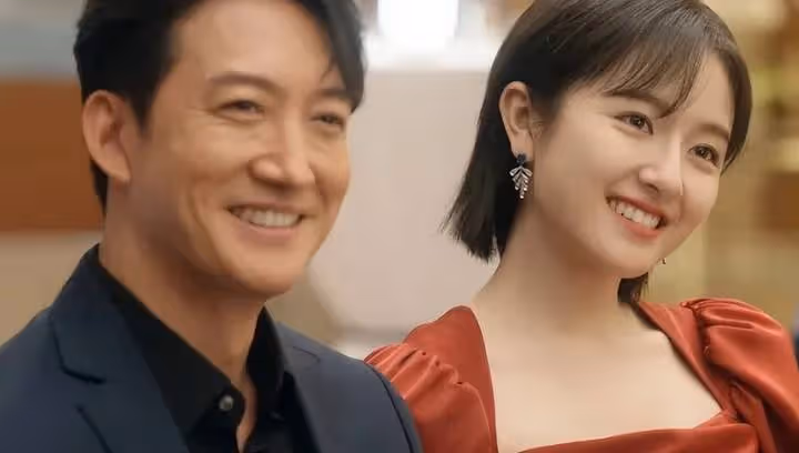 10年前他給霍建華作配,10年後霍建華無戲可拍他卻跟小21歲女星演情侶毫無違和