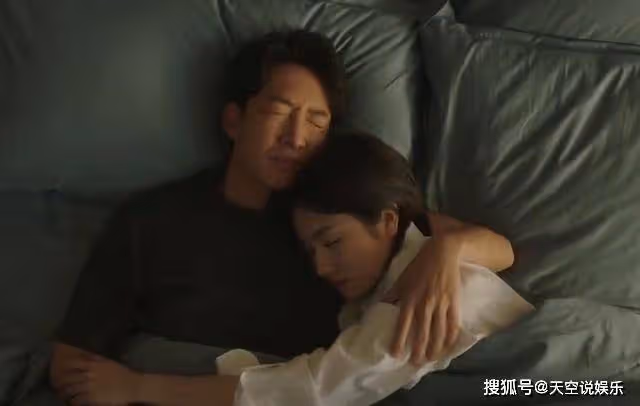 《一路朝陽》黎光和李慕嘉同居熱吻,卻被親生女兒親眼撞破,尷尬到腳趾扣底