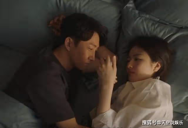 《一路朝陽》黎光和李慕嘉同居熱吻,卻被親生女兒親眼撞破,尷尬到腳趾扣底