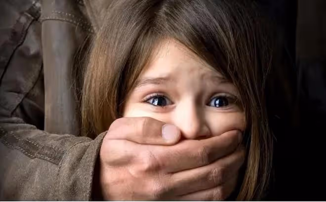 回顧她6歲被拐,9年不吃早餐攢500元當車費,終靠7個字找到家人