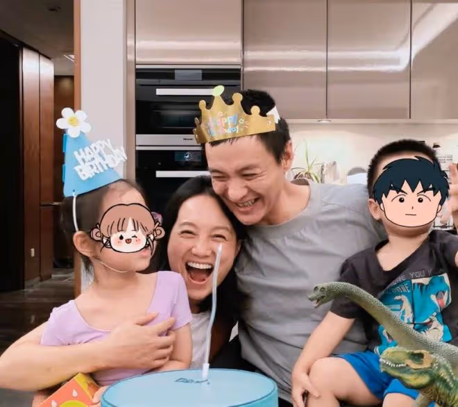 朱丹為周一圍慶生,曬全家福一家人相擁,畫面溫馨太幸福