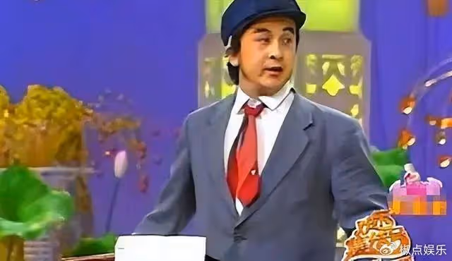 上午被免職,下午被帶走,登24年春晚後來消失的黃宏,如今怎樣?