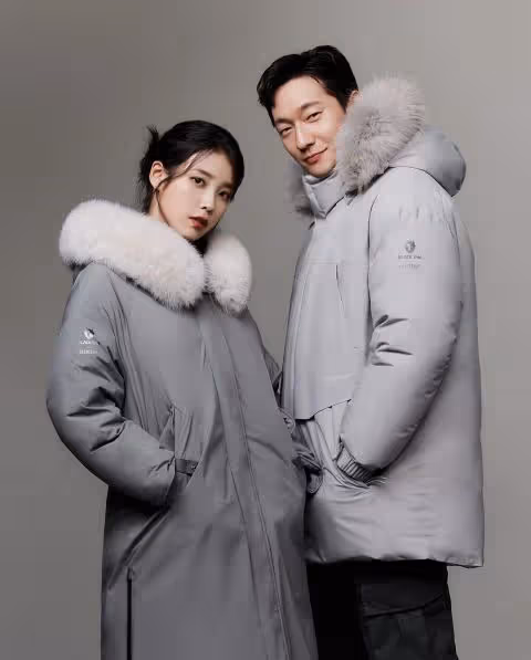 IU、孫錫求合體拍攝廣告畫報!網友紛紛表示:「希望可以看到這兩位一起拍片」
