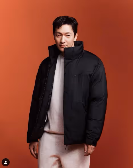 IU、孫錫求合體拍攝廣告畫報!網友紛紛表示:「希望可以看到這兩位一起拍片」