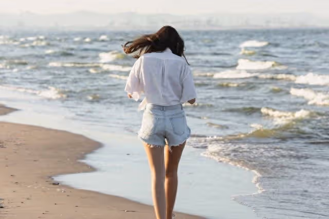 七夕這天,他和表弟的未婚妻見面,沒想到她是他同居3年的前女友