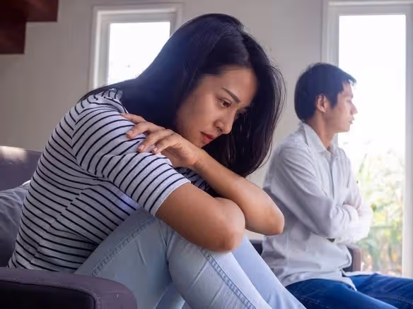 岳父進城看病，問我借10萬塊，妻子得知後要和我離婚：人性太複雜