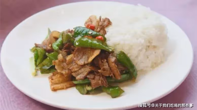 經典下飯菜之辣椒炒肉,葷素搭配,營養又解饞,3碗米飯不夠吃