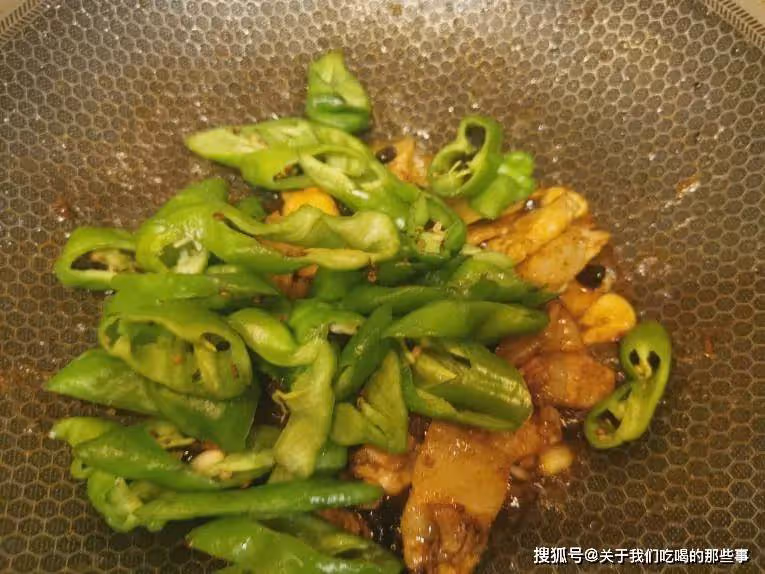 經典下飯菜之辣椒炒肉,葷素搭配,營養又解饞,3碗米飯不夠吃