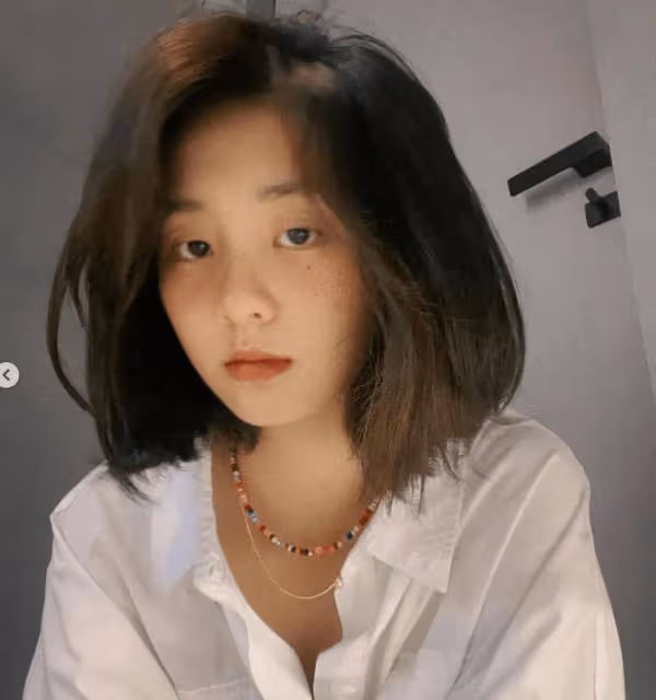 黃磊女兒穿緊身背心打扮太時尚,老氣橫秋像辣妹,但時尚感真的強