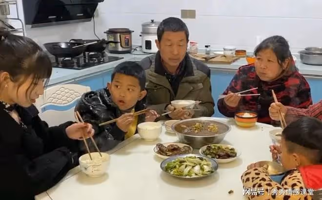和老公奮鬥10年買了2套房,月薪3500元的小姑子非要一套做陪嫁