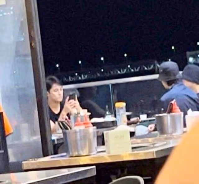 防彈柾國+車銀優+珉奎「點酒被懷疑未成年」遭查身份證!私密出遊行程曝,這舉動超寵