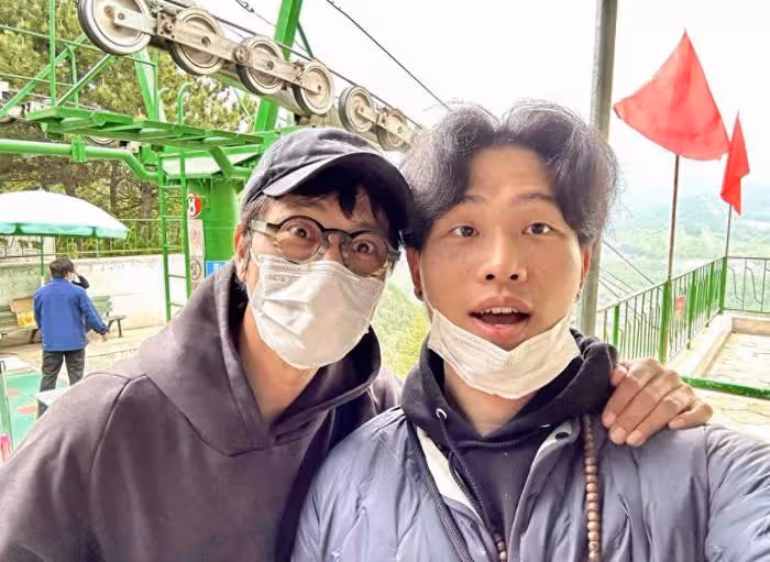 陳坤21歲兒子曬近照，帶奶奶赴日旅遊超溫馨，網友喊話快回來