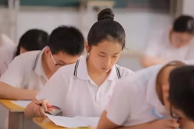 紀實：女孩高考47分，爺爺含淚請求複查考卷，真相出來後令人淚目