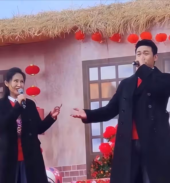 回顧:東北網紅娶小9歲俄羅斯美女,婚禮現場,陸毅夫婦傾情獻唱