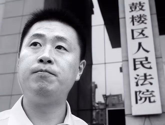 當年說出「不是你撞的,幹嘛去扶」的法官,17年後,他過的怎樣