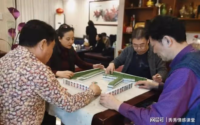 「全家15口就等你」兒媳剛下班被推進廚房,一場家宴毀了8年婚姻