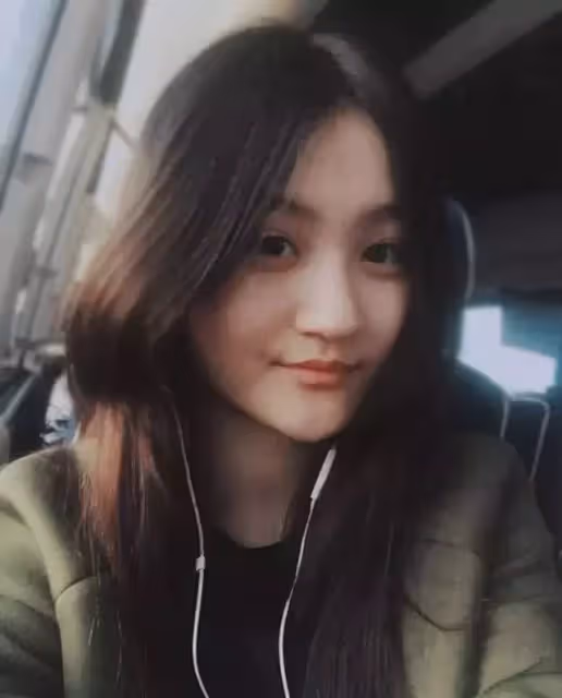 6歲被成龍抱著上舞台!14歲出演趙麗穎徒弟「被嘲長殘長殘」退圈 今20歲「容貌大變」完美逆襲