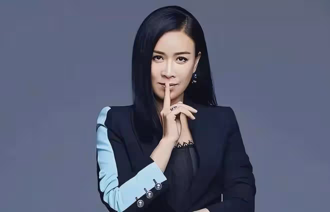 曝那英拋售4.5億豪宅,疑移居國外避風頭,演唱會遭抵制前途堪憂