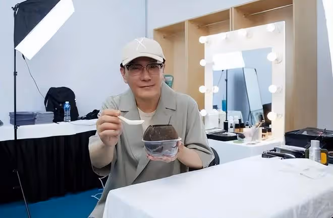 情歌王子張信哲商演無人捧場，最低20元一張門票，座位大面積空著