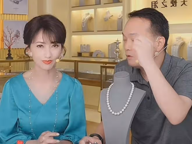 好多明星都在直播帶貨,應該是太賺錢了!
