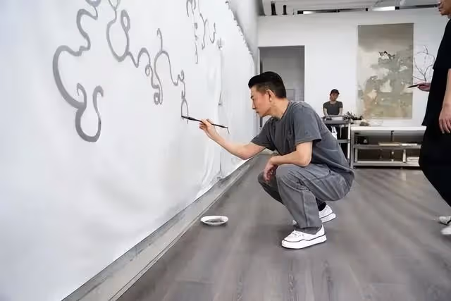 天王劉德華跨界舉辦個人書畫展,首次公開女兒畫作