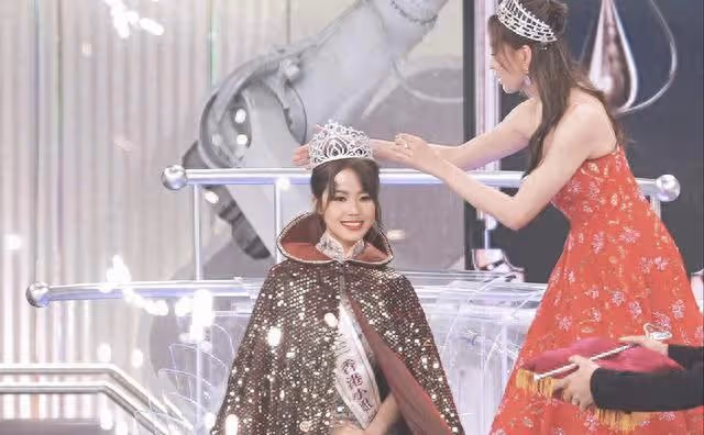 2023香港小姐競選結果出爐，大熱佳麗獲冠軍，戴上300萬鑽石后冠
