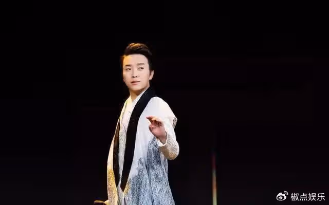 李玉剛跌落神壇?梅葆玖至死都不原諒,他們到底發生了啥?