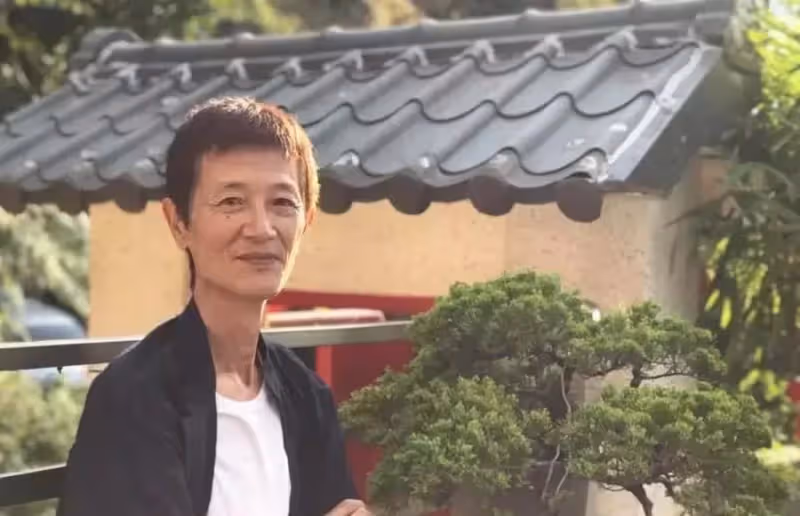 阿西砸百萬買下800坪山坡地，山上居住15年曝「是觀音牽線」自己種有機蔬果，養雞鴨：我絕不會殺生