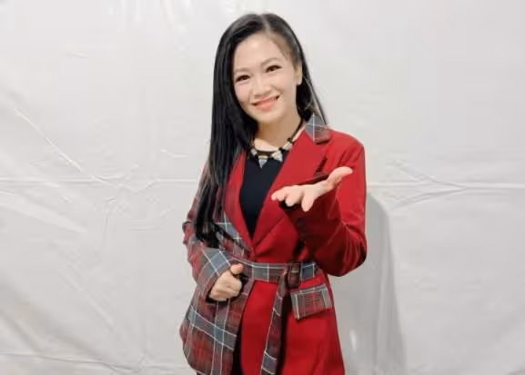 歌后善心不留名！選秀冠軍李子森「生活拮據」黃妃伸援手，「預算不夠自掏腰包」幫助他成長：做人要懂得感恩
