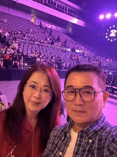 瓊瑤認她當乾女兒!一代玉女「中年轉職開茶樓」淡出螢光幕 「罕現身乾媽演唱會」60歲氣質猶存