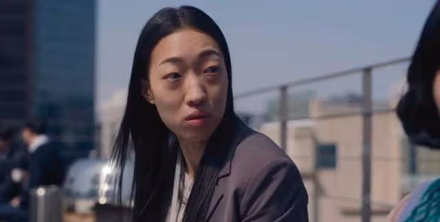 《假面女郎》李寒星爆紅, 漫畫照著她畫! 靠臉成話題焦點