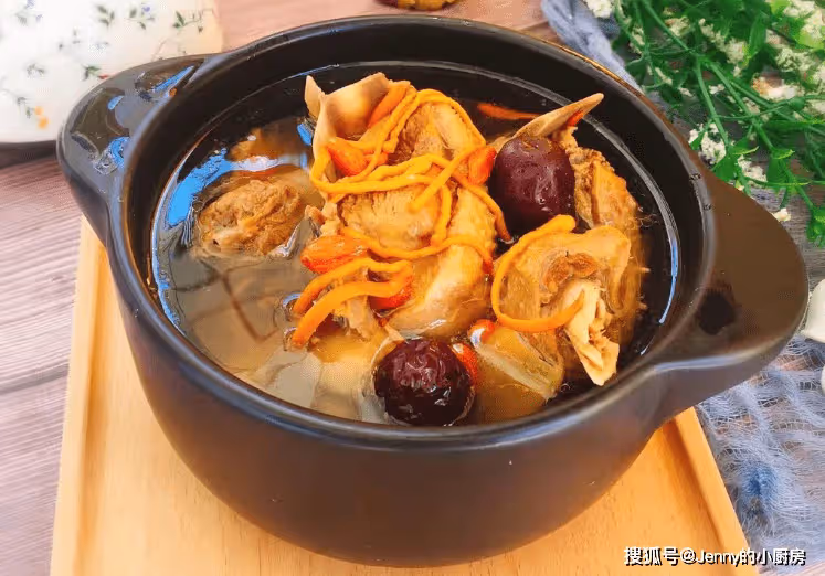 秋天,少吃涼多喝湯!推薦5道營養湯,滋補強免疫,常喝身體好