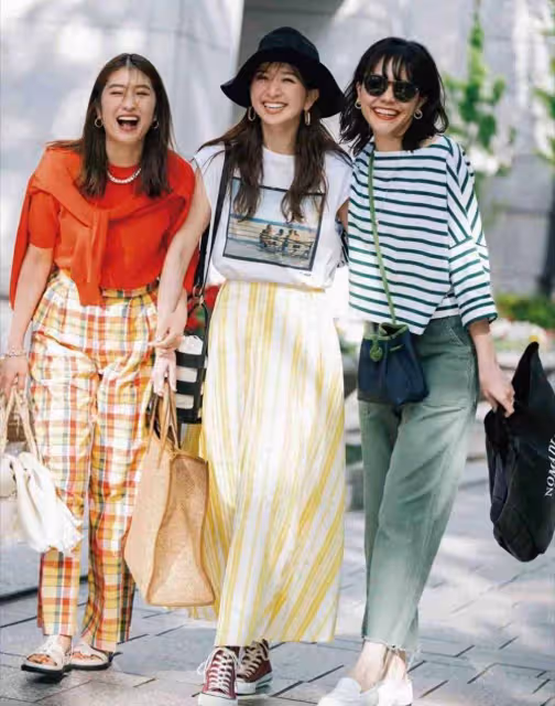 為什麼國外女人穿夏裝都「又漂亮又可愛」?穿著細緻,實用