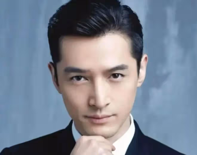 胡歌回應不拍戲言論,直言自己底色和外表不同,內心時常糾結掙扎