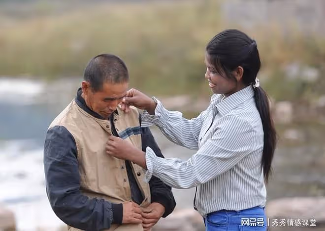 故事:58歲阿姨和35歲鳳凰男再婚後,晚年過得有苦難言,我後悔了