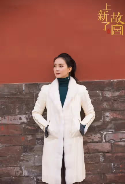 王艷直播帶貨背後3個關鍵詞:闊太難做,豪宅賣不掉,看齊董潔?