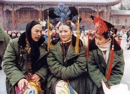 王艷直播帶貨背後3個關鍵詞:闊太難做,豪宅賣不掉,看齊董潔?