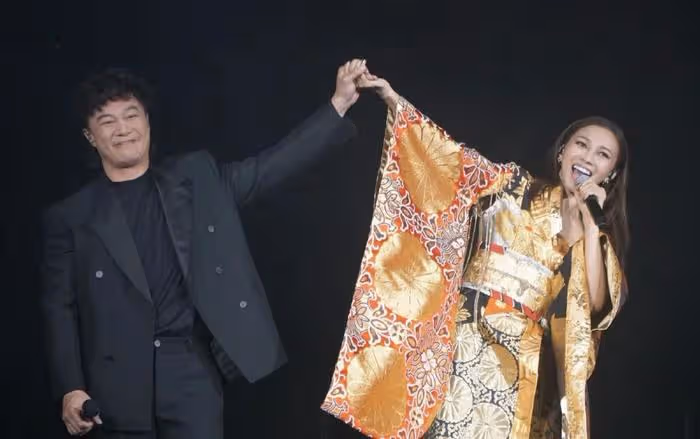 35歲香港歌手首辦紅館演唱會,陳奕迅任嘉賓掀高潮,曾兩度被取消