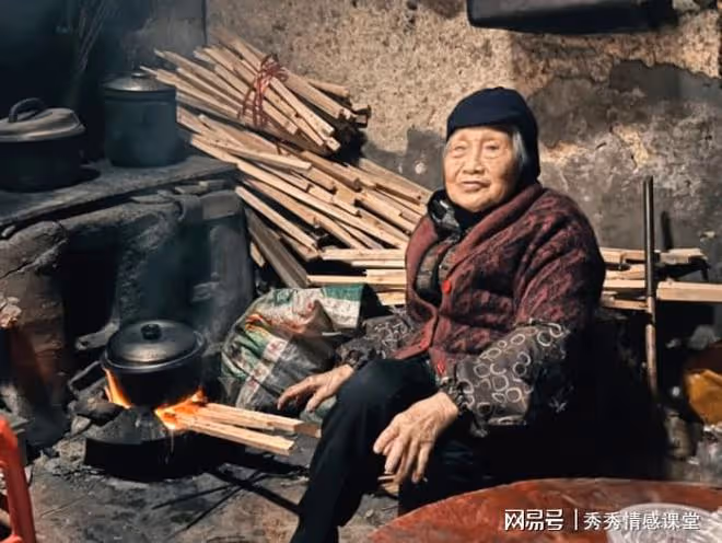故事：母親去兒子家養老，只因做錯三件事，兒子把她送去養老院