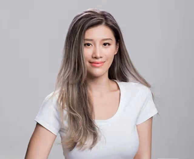 香港小姐競選氣質佳麗大熱倒灶,遺憾止步三甲,豐滿身材震撼全場