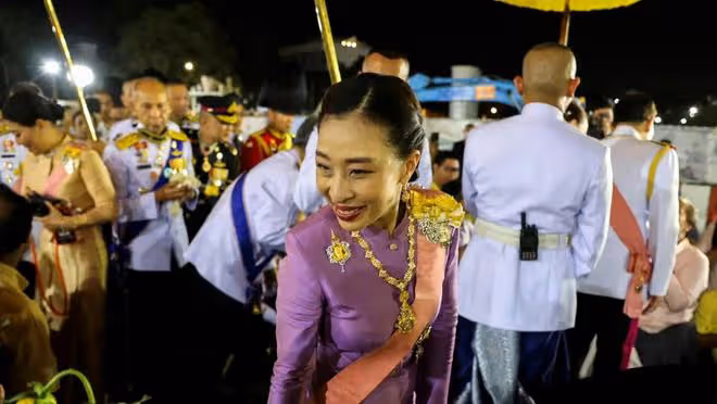 泰國王室繼承權有變?海外流亡2個王子回國賺人氣,發言話裡有話