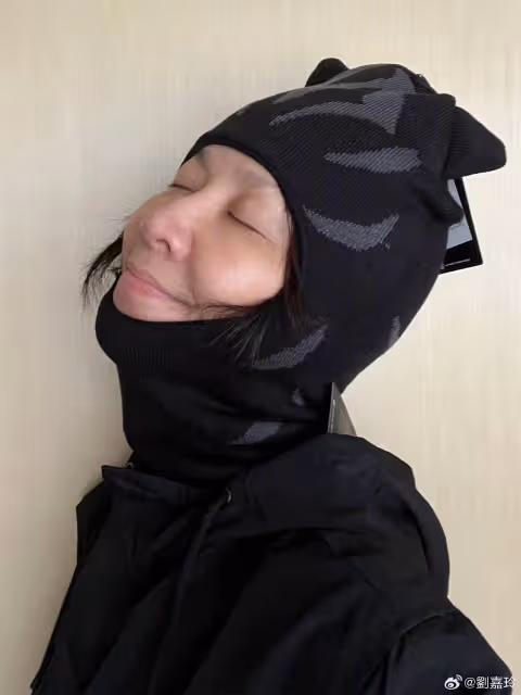 劉嘉玲謝謝陳冠希給她拍照,陳冠希鏡頭劉嘉玲一反常態判若兩人