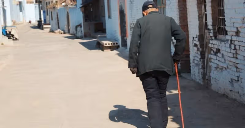兒子讓我賣房投奔他養老，得知入住後的3條規矩，我做出了狠決定
