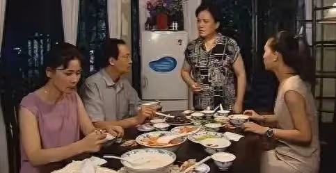 多年不來往的叔叔住院,想讓我伺候,我張口提一條件,他怒了
