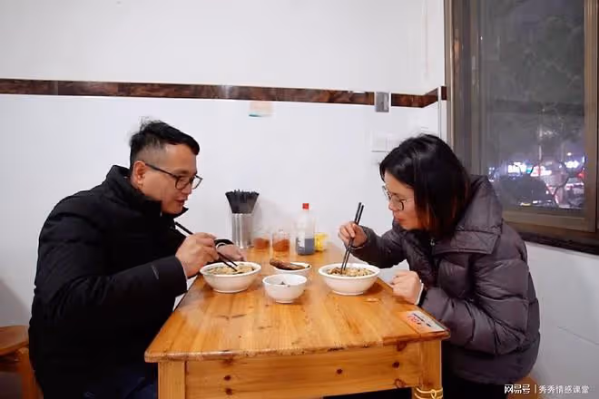故事：我媽生病我花了5萬，老婆讓我給丈母娘也轉5萬，我想離婚