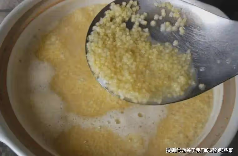 煮小米粥,直接下鍋煮就錯了,教你正確方法,香濃黏稠米油厚