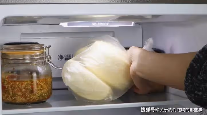 饅頭不要直接放冰箱,教你一招,放一個月照樣鬆軟,香甜不變味