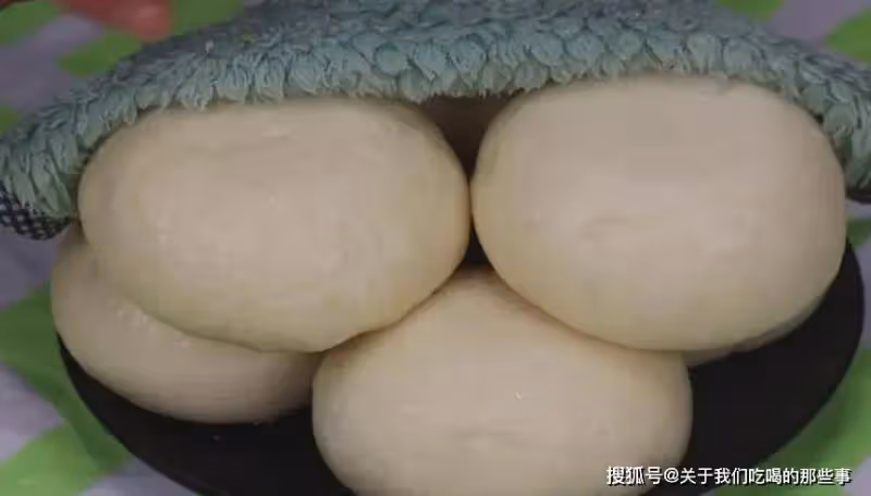饅頭不要直接放冰箱,教你一招,放一個月照樣鬆軟,香甜不變味