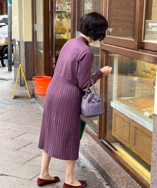 我成了上海奶奶穿的「裙子」的粉絲,年輕時時尚活潑,老年時優雅